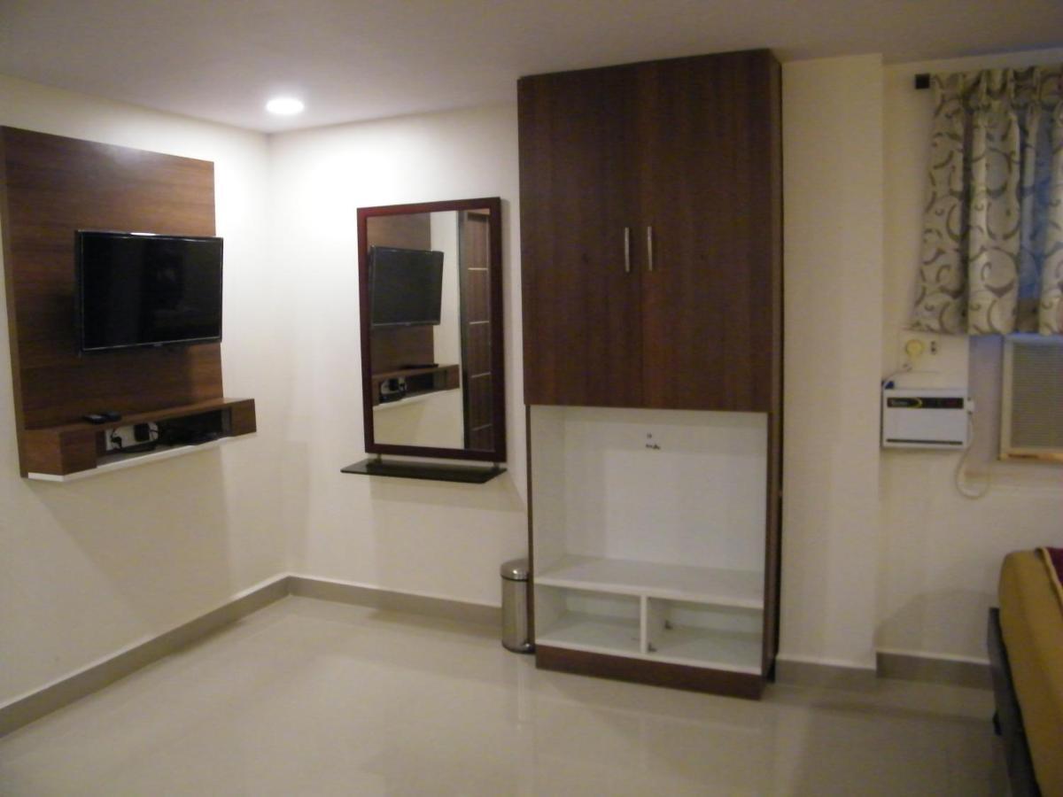 The White House Residency Chennai Exterior foto