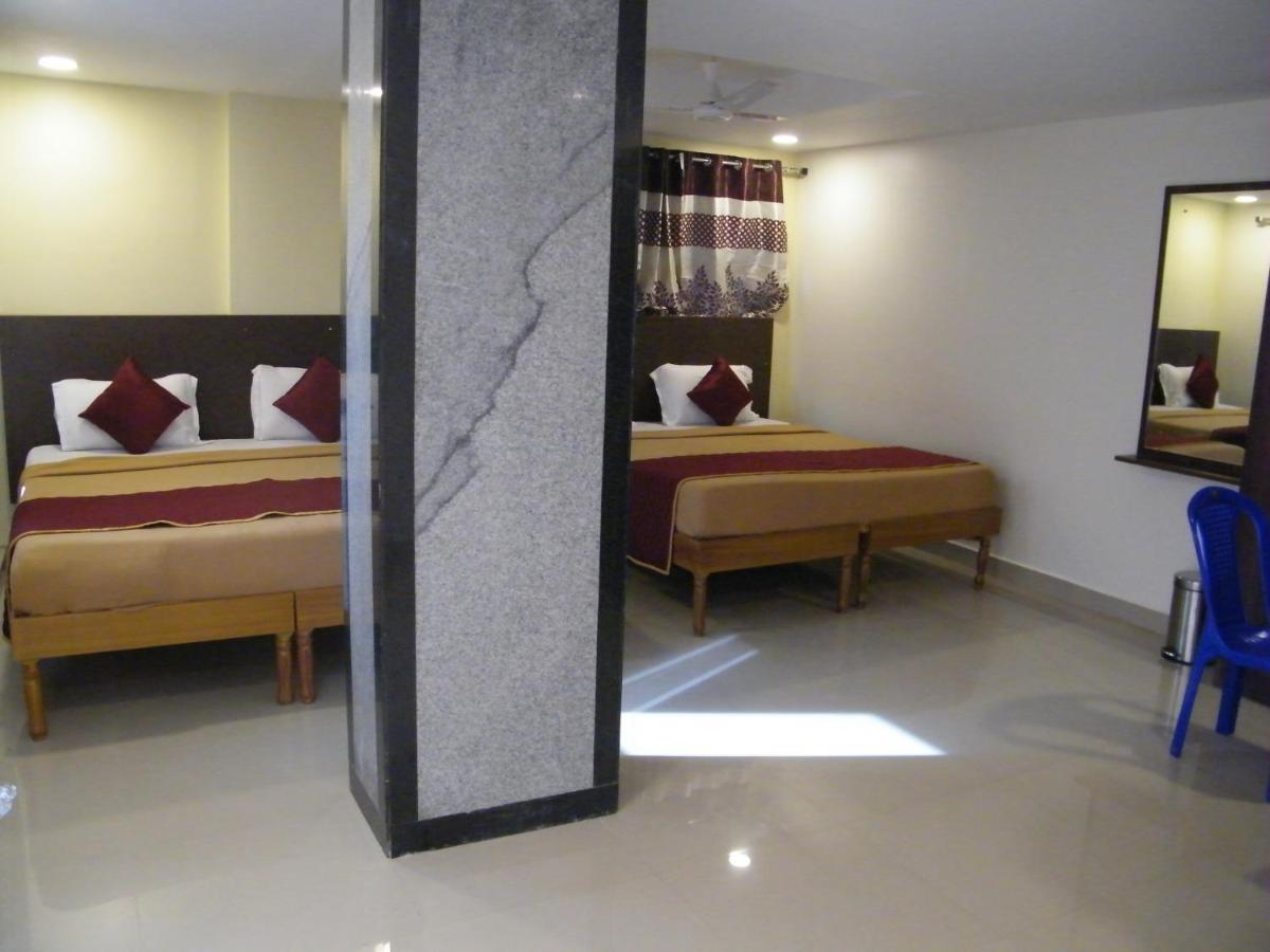 The White House Residency Chennai Exterior foto